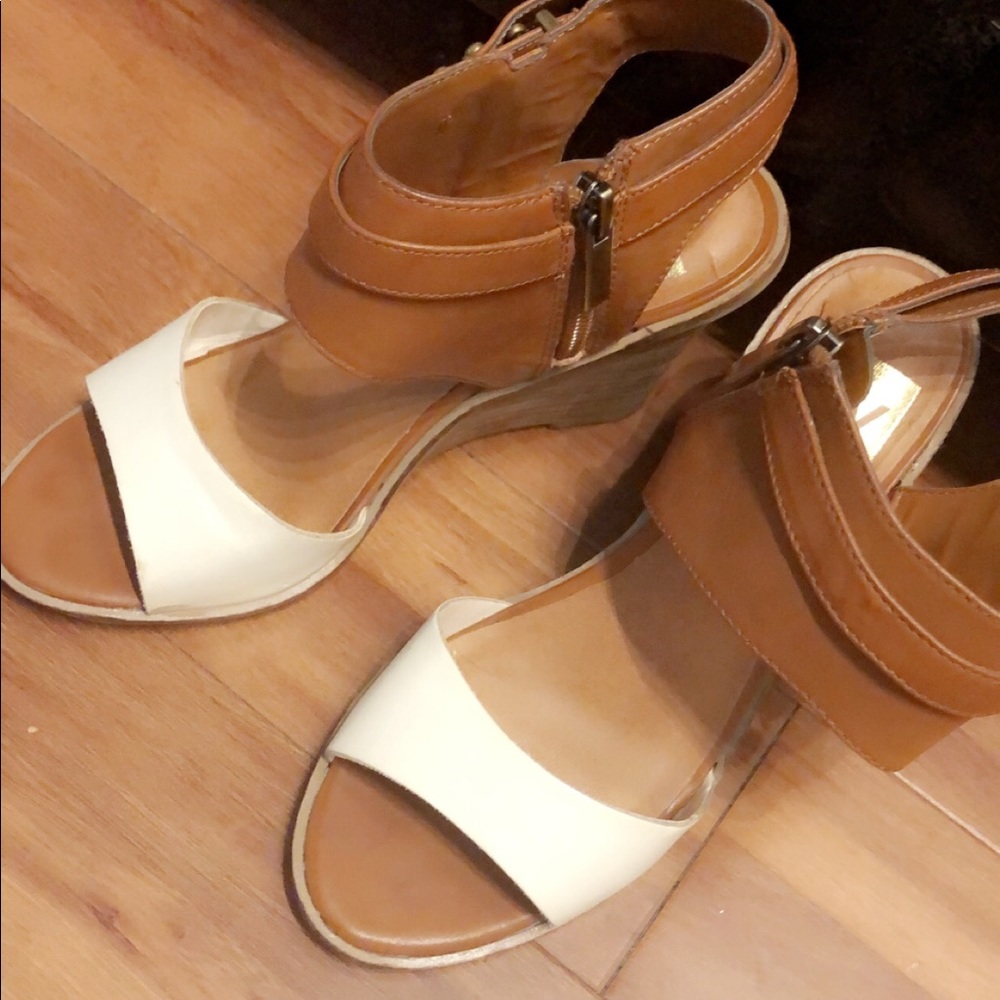 Shoes - Picture 4 of 4